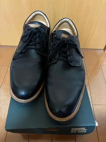 Hawkins Travelers 블랙 레이스업 슈즈