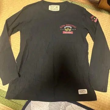 ALPHA INDUSTRIES 블랙 긴팔 셔츠