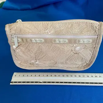 레스포의 파우치