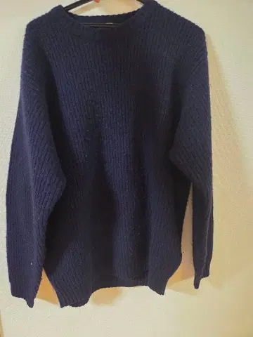 네이비 리브 스웨터 팔꿈치 패치 포함