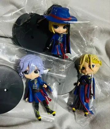 Qposket petit 트위스테 피규어 세트