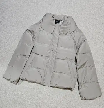 AZUL bymoussy 베이지 다운 자켓