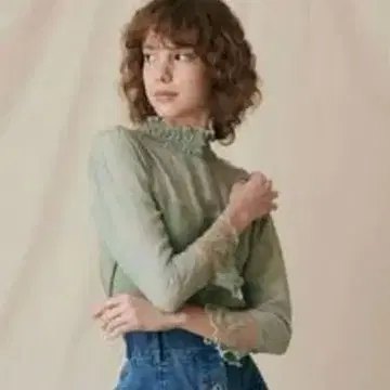 새상품 슈프림라라 그린 하이넥 상의