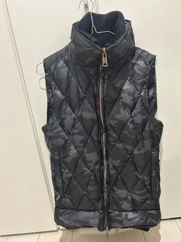 AKM STRASBURGO 카모플라쥬 다운 베스트