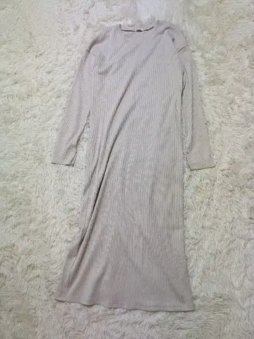 GU 지유 베이지 니트 롱 원피스 S 사이즈 리브