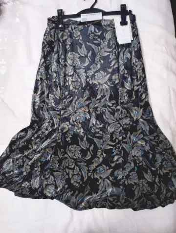 꽃무늬 플레어 롱 스커트