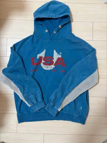 TRUE RELIGION 후드 부착 후드티 블루