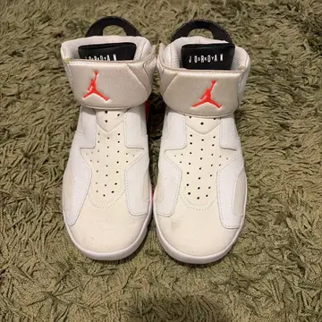 조던 화이트/오렌지 스니커즈