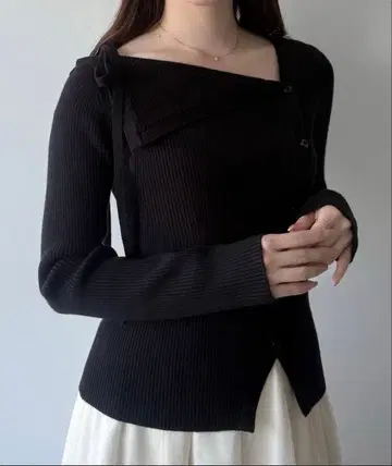 mipiarl 숄더 리본 비대칭 리브 니트