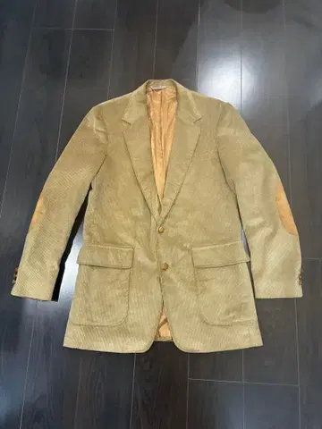 베이지 스웨이드 테일러드 자켓