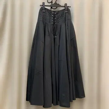 [ OZZ ] 레이스업 허리 플레어 스커트 그레이 버슬 변형 가능