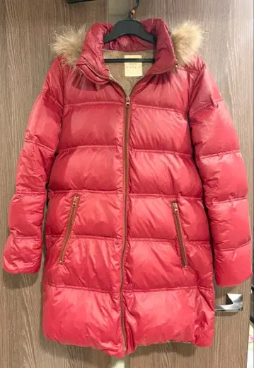 Ray Cassin 빨간색 후드 부착 다운 자켓