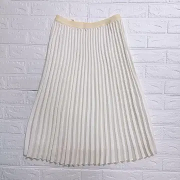 택 포함 새상품 Ray BEAMS 화이트 플리츠 스커트