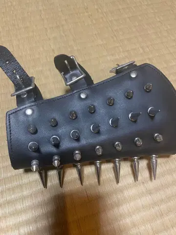 스터드 스파이크 블랙 가죽 팔찌