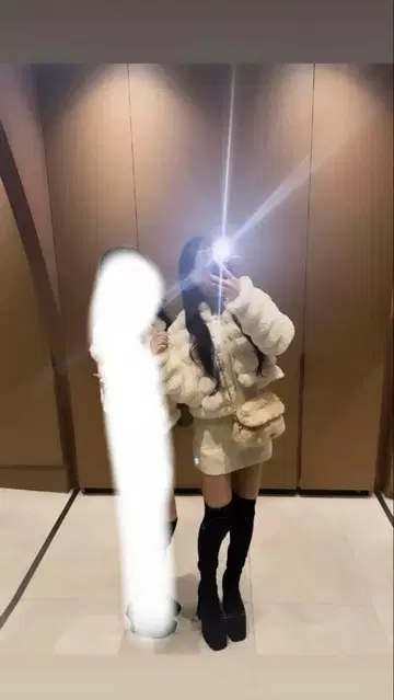 DAZY 패치워크 플리츠 화이트 니트 미니 원피스 오프숄더