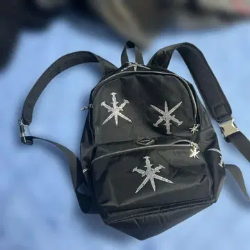 unknown london 언논운 큐빅 백팩