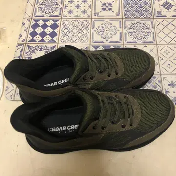 CEDAR CREST 스니커즈 올리브 그린