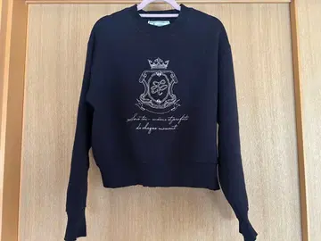 로페피크닉 맨투맨 스타일 자수 니트 풀오버 / 시밀러룩