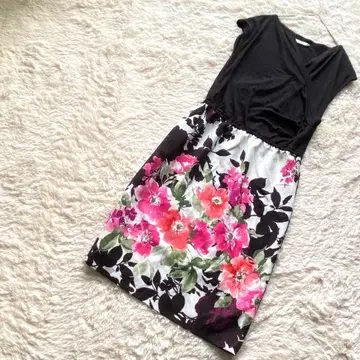 새상품급 ASK P 원피스 꽃무늬 프린트 절개 무릎 아래 기장 포멀 블랙