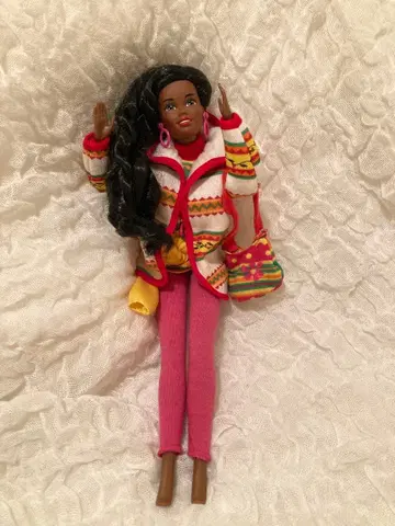 컬러풀 스웨터의 바비 인형