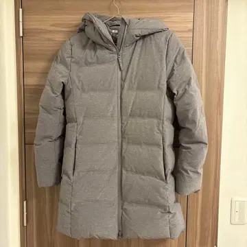 UNIQLO 심리스 다운 자켓 M 사이즈