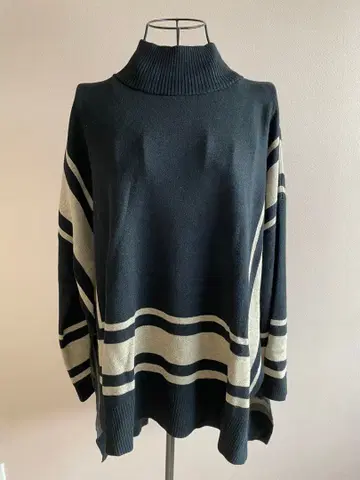 [ 새상품 ] YAMADAYA RADIATE 바이컬러 스퀘어 디자인 니트