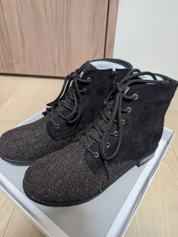 레이스업 스웨이드 트위드 부츠