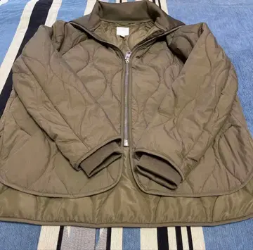 최종 가격 H&M 카키색 퀼팅 아우터 사이즈 XXS