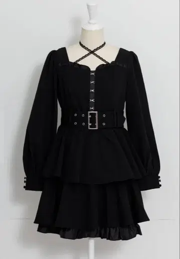 pium 프론트 후크 티어드 미니 원피스 블랙