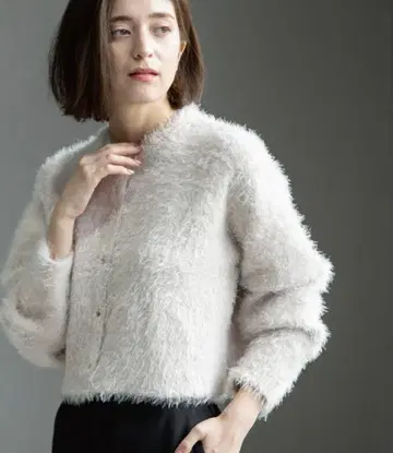 [미사용 새상품] OPAQUE.CLIP 샤기 숏 가디건 아이보리