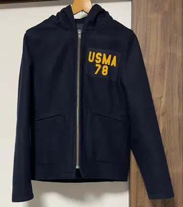 후드 부착 울 자켓