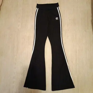 adidas 블랙 플레어 팬츠 XS