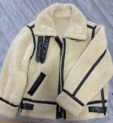 언그리드 ungrid 보아 무스탕 블루종