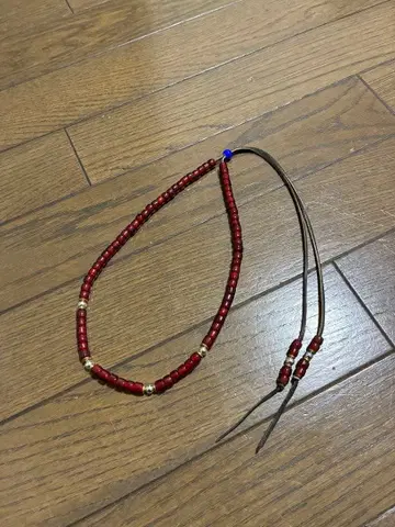 화이트하트 핸드메이드 비즈 목걸이