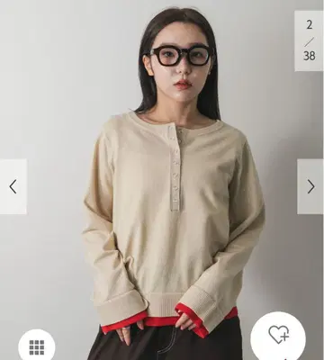 어반 리서치 베이지 x 레드 바이컬러 스웨터