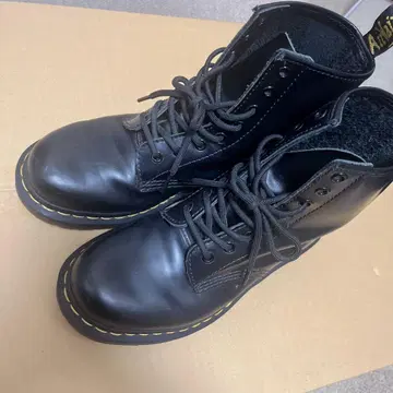 닥터마틴 부츠 8홀 24.0cm 블랙