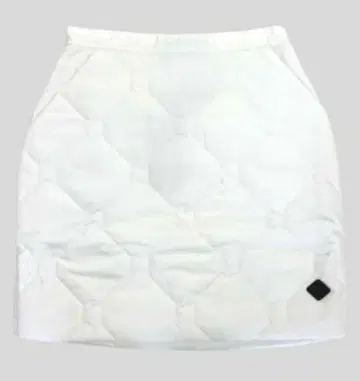 [ 새상품 ] 린드버그 J.LINDEBERG 화이트 퀼팅 미니 스커트