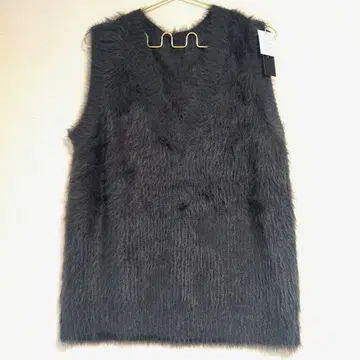 차콜 그레이 샤기 니트 베스트