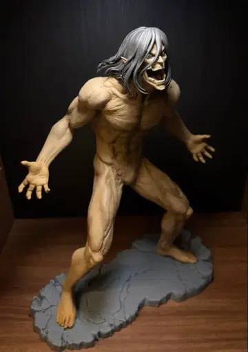 진격의 거인 A상 엘렌 예거 거인ver. 피규어 박스 있음