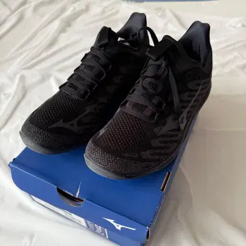 [ 새상품 미사용 ] 미즈노 TC-01 트레이닝 슈즈 25.5cm 블랙