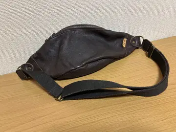 BEAMSHEART 브라운 가죽 바디 백