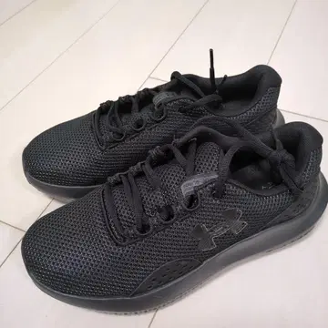 언더아머 러닝화