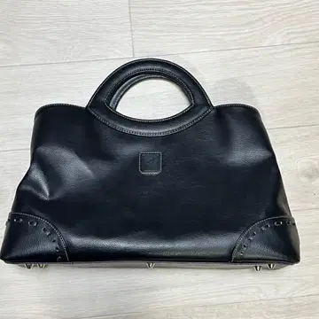 Roberta Saldena 로베르타디나 토트백 블랙 징 장식