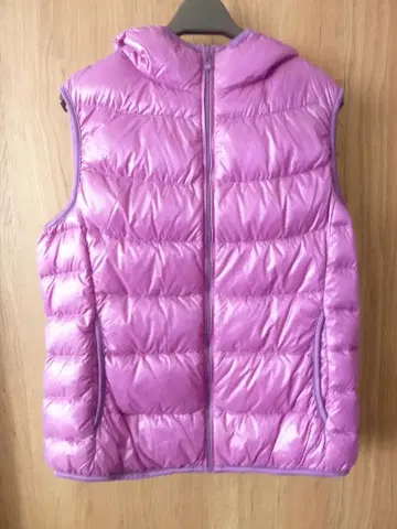 유니클로 후드 달린 다운 베스트 L