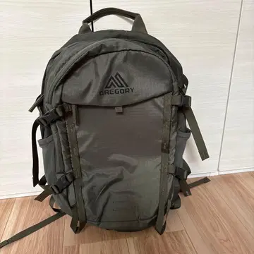 GREGORY 카키 백팩