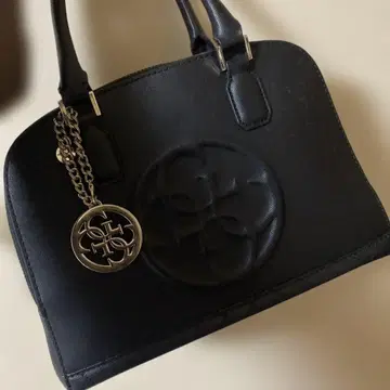 연말 sale 500엔 할인 GUESS 핸드백 엠보싱 로고 포함 참 포함