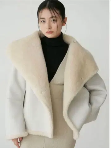 새상품 LAGUNAMOON 무스탕 스탠드 카라 코트