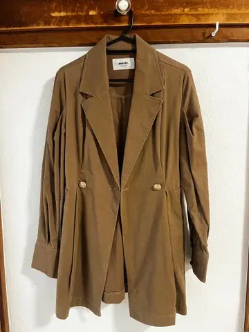 amerge. 트렌치코트