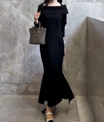 [택 포함 새상품] JUNOAH 오프숄더풍 머메이드 원피스 블랙