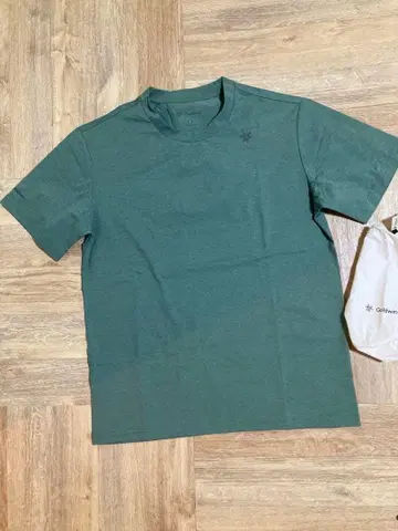 Goldwin 골드윈 반팔 크루넥 티셔츠 사이즈 2